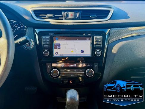 Used 2016 Nissan Rogue SL w/ SL Premium Package FWD image 18