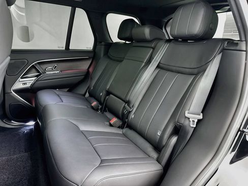 Certified 2025 Land Rover Range Rover SE AWD/4WD image 25