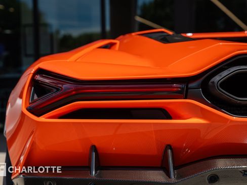 Used 2024 Lamborghini Revuelto AWD/4WD image 12