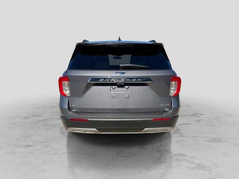Certified 2023 Ford Explorer XLT w/ Equipment Group 202A AWD/4WD image 5