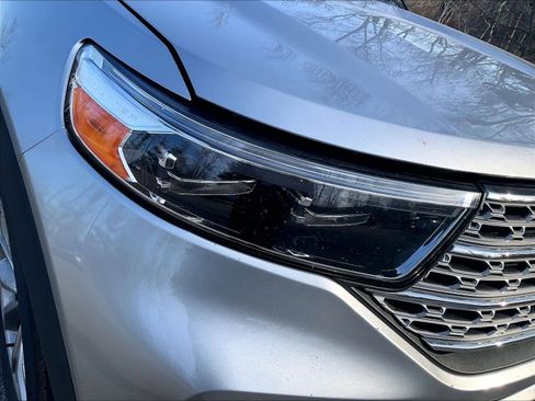 Used 2023 Ford Explorer Limited AWD/4WD image 32