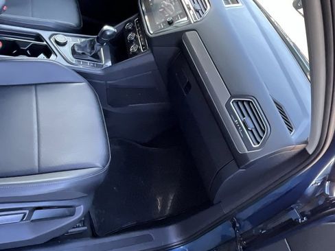 Used 2020 Volkswagen Tiguan SE w/ Panoramic Sunroof Package image 25