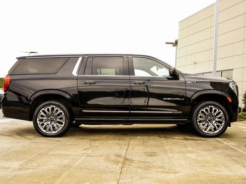 Used 2023 GMC Yukon XL Denali Ultimate image 6