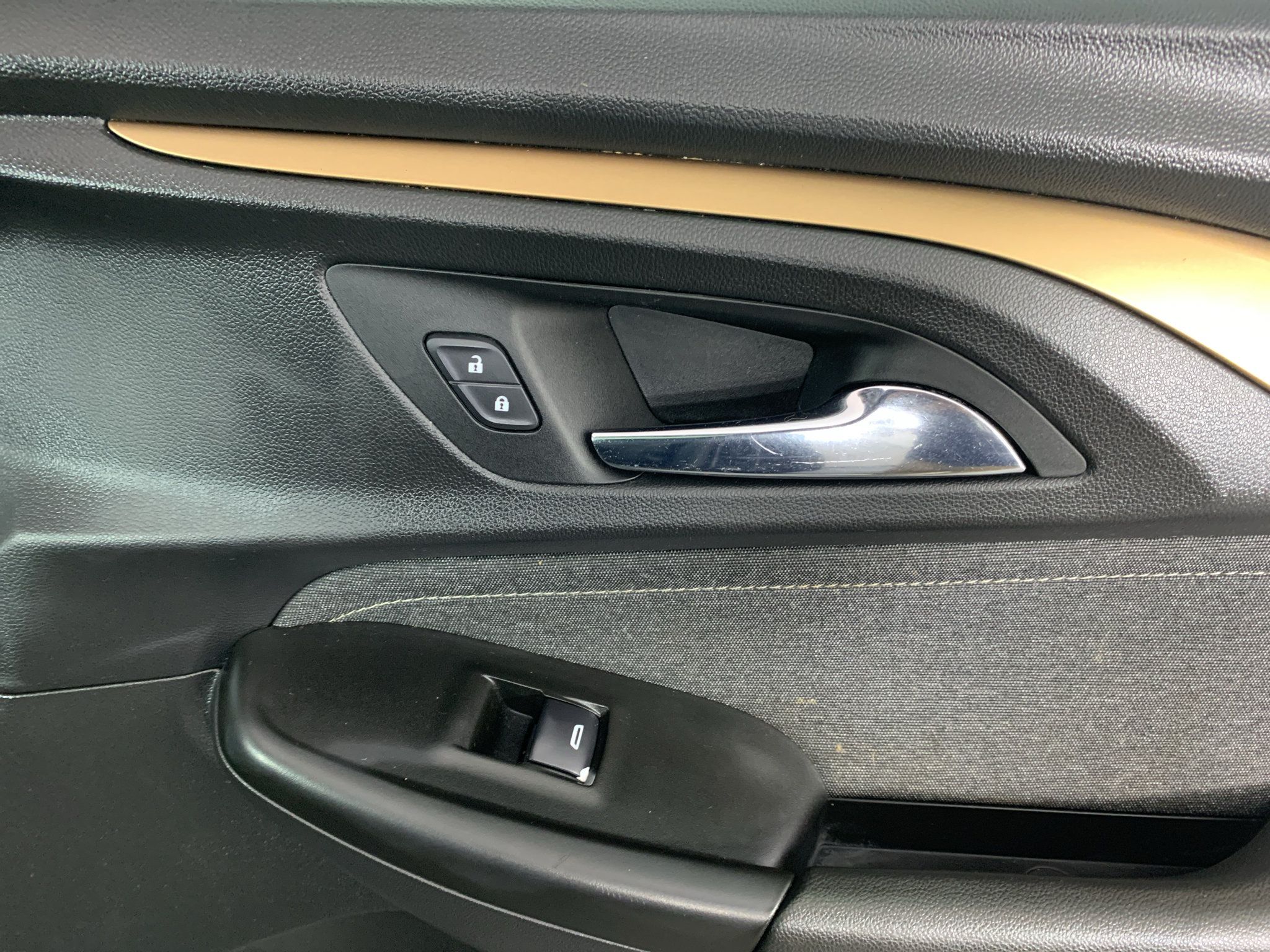 Used 2021 Chevrolet TrailBlazer ACTIV w/ Sun and Liftgate Package FWD image 39
