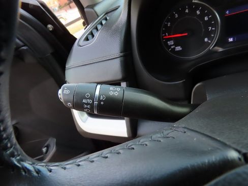 Used 2022 GMC Terrain SLT w/ Tech Package image 40