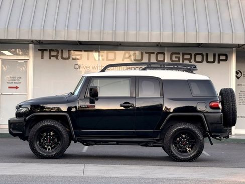 Used 2012 Toyota FJ Cruiser 4WD w/ Convenience Pkg image 6