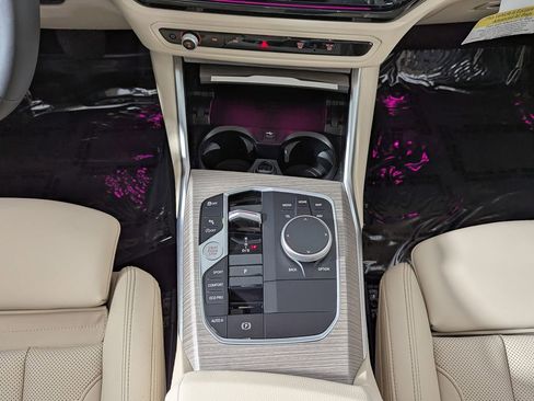 Used 2025 BMW 330i xDrive Sedan w/ Convenience Package image 35
