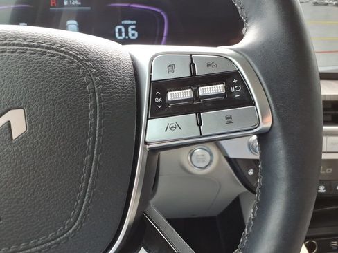 Used 2025 Kia Telluride EX w/ EX Captain's Chair Package AWD/4WD image 26