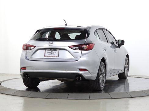 Used 2018 MAZDA MAZDA3 Touring FWD image 8