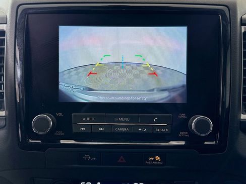 Used 2023 Nissan Frontier SV w/ SV Premium Package image 13