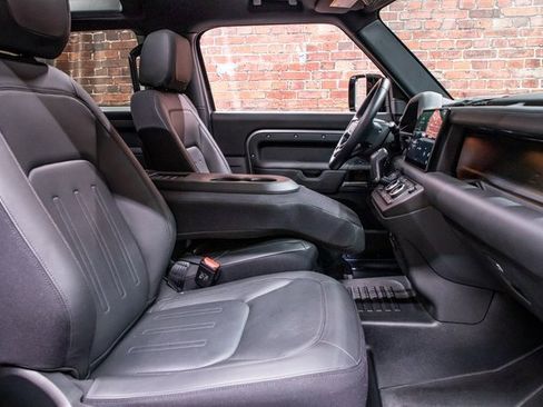 Used 2023 Land Rover Defender 90 X image 24