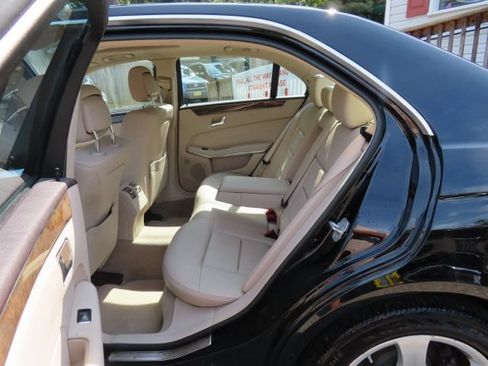 Used 2014 Mercedes-Benz E 350 4MATIC Sedan image 12