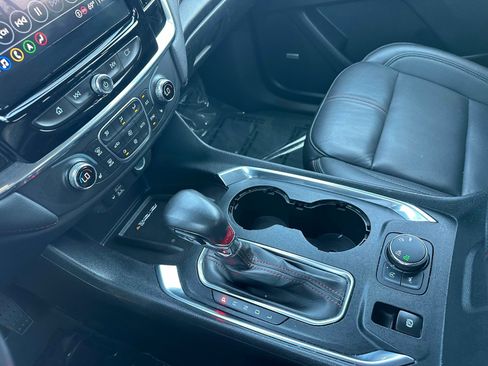 Used 2022 Chevrolet Traverse RS image 15
