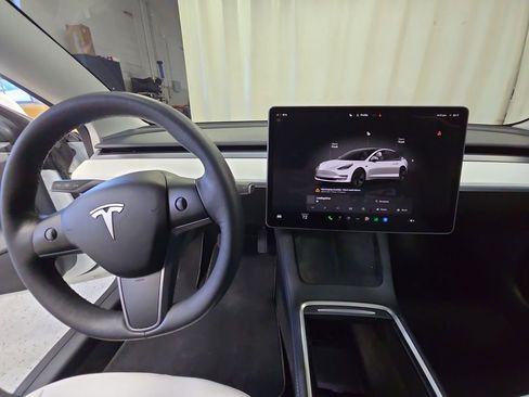Used 2022 Tesla Model 3 Long Range image 14