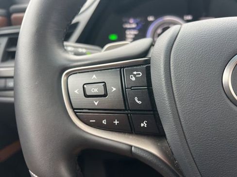 Used 2025 Lexus ES 300h Ultra Luxury image 22