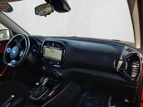 Used 2020 Kia Soul GT-Line Turbo FWD image 23