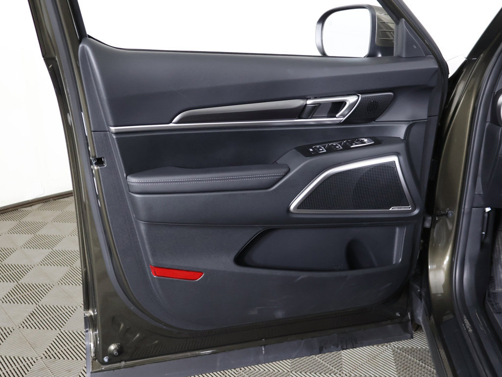 Certified 2025 Kia Telluride S FWD image 26