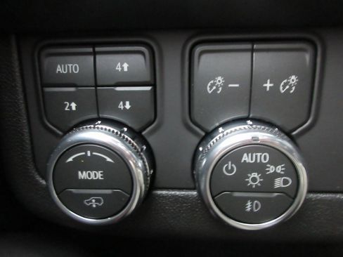 New 2026 GMC Yukon AT4 Ultimate image 17