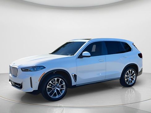 New 2026 BMW X5 xDrive40i w/ Parking Assistance Package AWD/4WD image 4