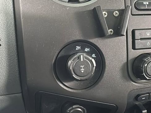 Used 2015 Ford F250 XL w/ Power Equipment Group AWD/4WD image 24