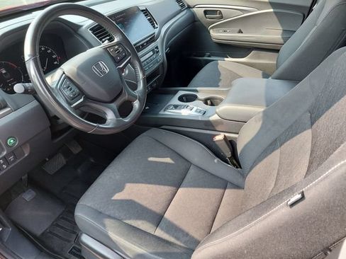 Used 2025 Honda Ridgeline Sport image 9
