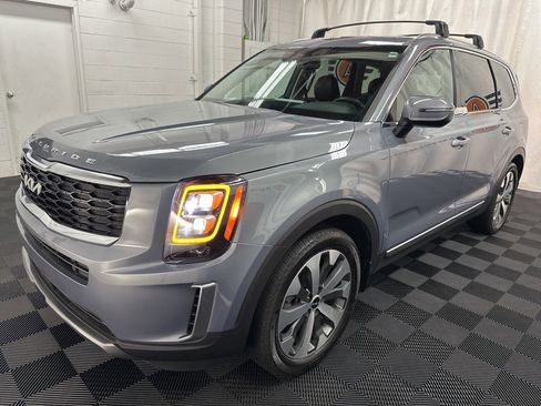 Used 2022 Kia Telluride EX w/ EX Premium Package image 4