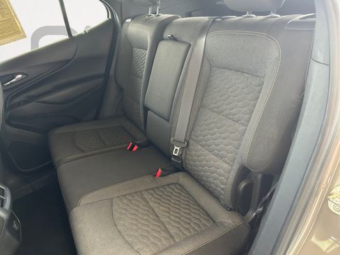 Used 2018 Chevrolet Equinox LT FWD image 19
