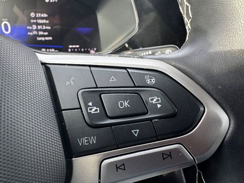 Used 2024 Volkswagen Taos SE image 22