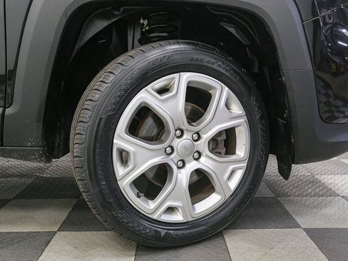 Used 2020 Jeep Renegade Limited AWD/4WD image 16