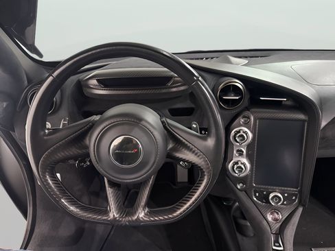 Used 2018 McLaren 720S RWD image 27