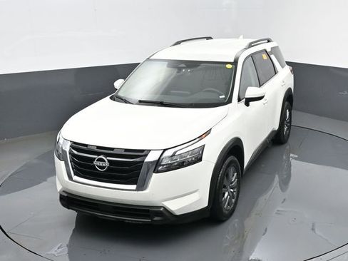 Used 2025 Nissan Pathfinder SV AWD/4WD image 22