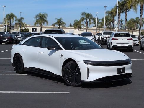 Used 2024 Lucid Air Touring image 2