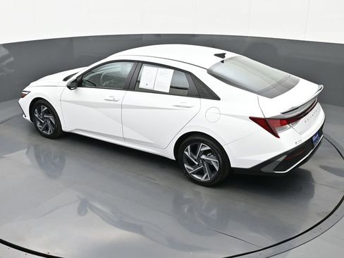 Certified 2025 Hyundai Elantra Sport FWD image 32