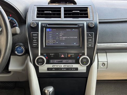 Used 2012 Toyota Camry XLE FWD image 18