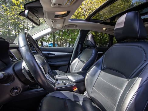 Used 2019 INFINITI QX50 Essential w/ Premium Heat Package image 10