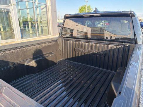 Certified 2024 Toyota Tacoma SR5 AWD/4WD image 10