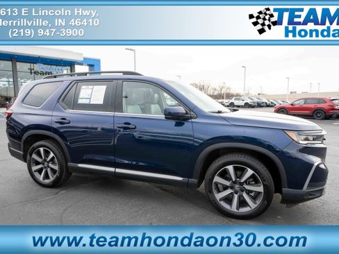 Used 2025 Honda Pilot Elite image 1