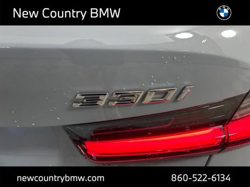 Used 2026 BMW 330i xDrive Sedan w/ M Sport Package AWD/4WD image 11