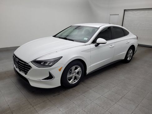 Used 2020 Hyundai Sonata SE w/ Winter Weather Package FWD image 2