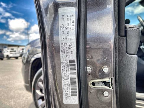 Used 2019 Jeep Cherokee High Altitude AWD/4WD image 25