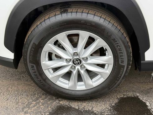 Certified 2024 Toyota Corolla Cross LE image 10