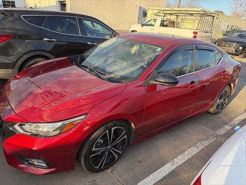 Used 2022 Nissan Sentra SR w/ Electronics Package image 4