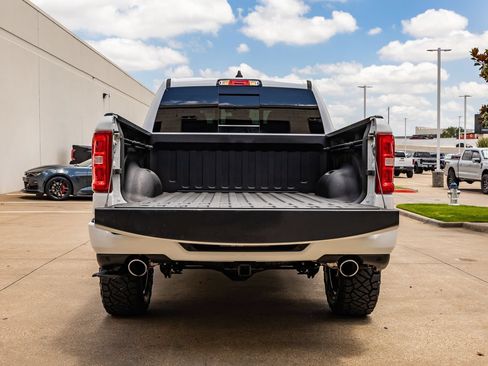 Used 2025 RAM 1500 Laramie w/ Sport Appearance Package AWD/4WD image 9