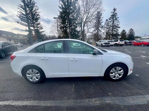 Used 2013 Chevrolet Cruze LS image 7