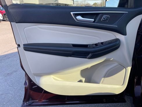 Used 2018 Ford Edge Titanium image 15