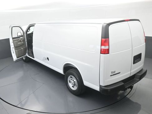 New 2026 Chevrolet Express 2500 Extended image 30