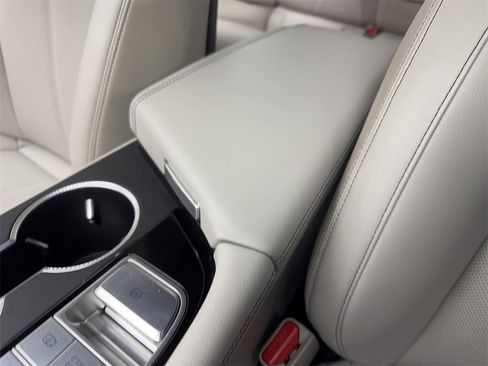 Used 2025 Genesis G70 2.5T image 72