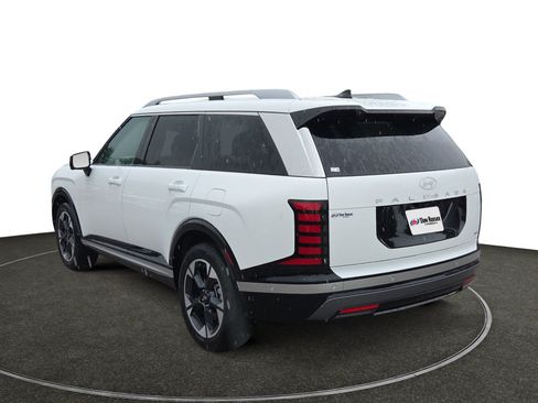 Certified 2026 Hyundai Palisade Limited AWD/4WD image 3