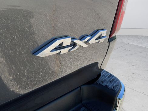 Used 2022 RAM 1500 Laramie AWD/4WD image 30
