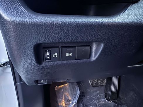 Certified 2020 Toyota RAV4 LE image 27